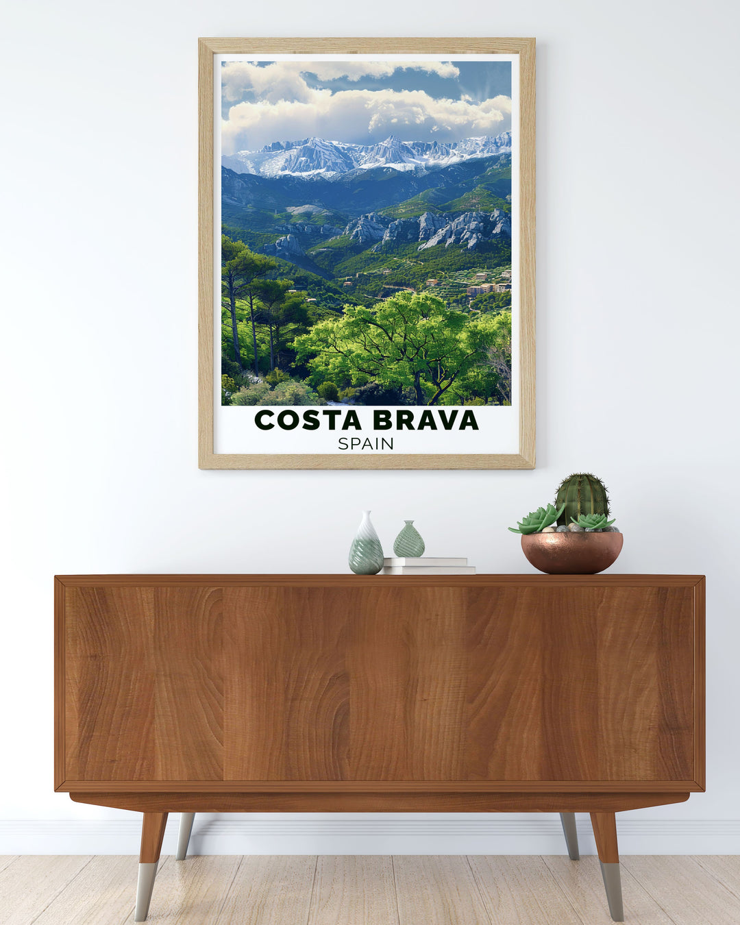 A captivating Costa Brava poster that highlights the regions famous beaches and cliffs. This travel print is perfect for gifting or adding a touch of Mediterranean charm to your home, ideal for anyone who has visited or dreams of visiting Spain.