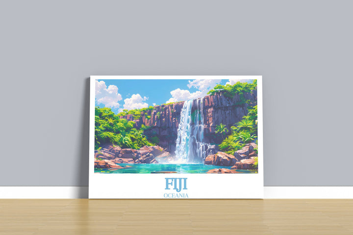 Affiche de voyage de Tavoro Falls Fiji - Art mural côtier des Fidji mettant en vedette les chutes de Tavoro