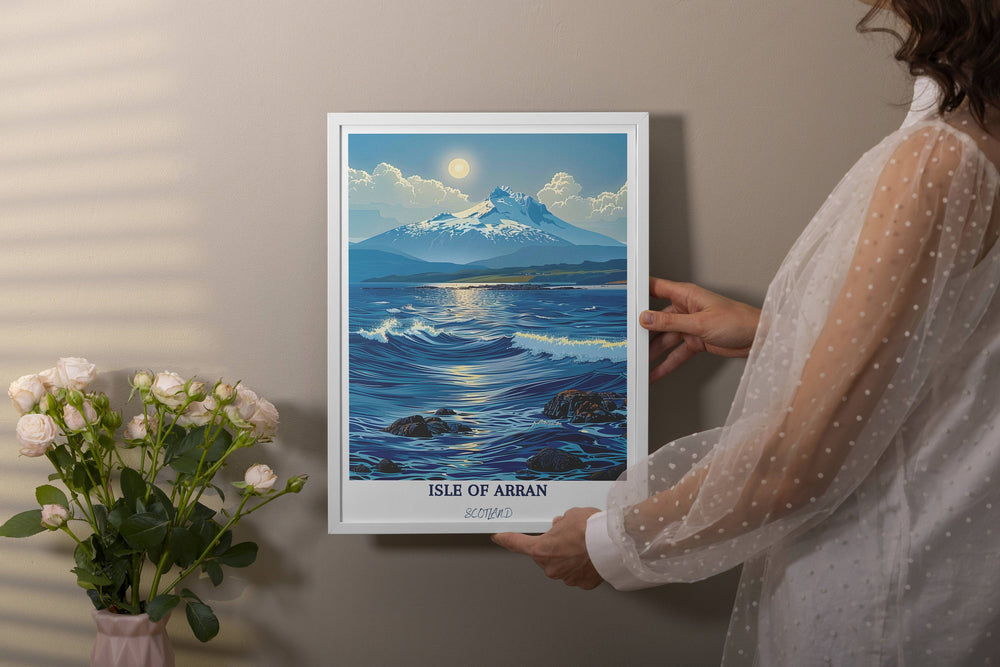 Capture the beauty of the Isle of Arran with this stunning gift. A breathtaking view awaits, encapsulated in this exquisite Scotland travel memento.