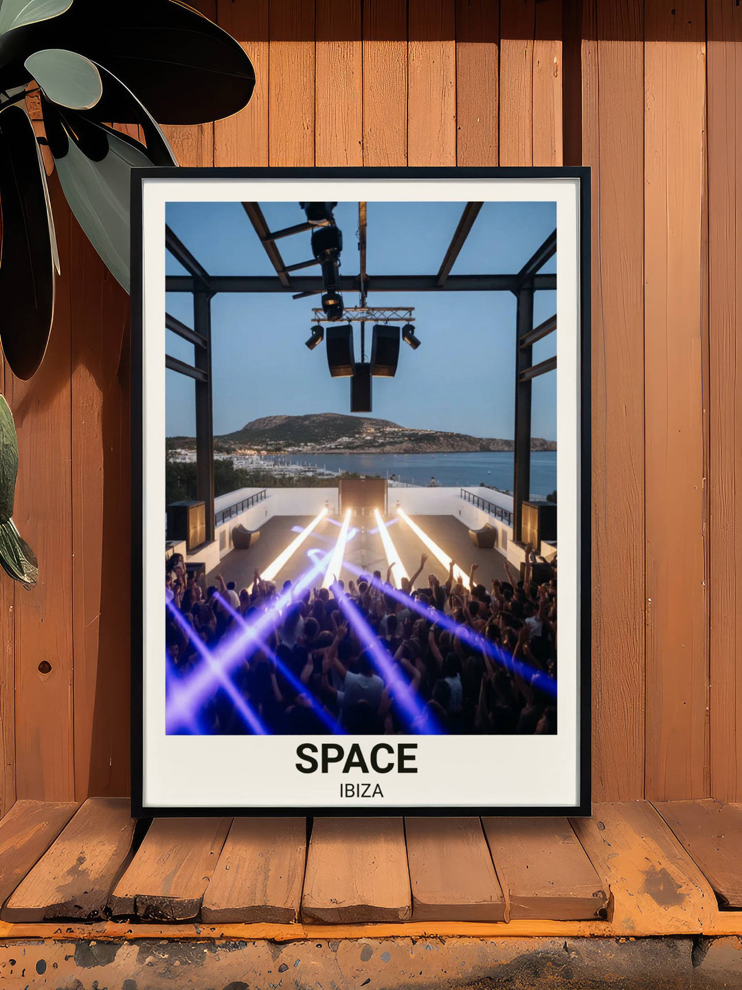 A sophisticated gift for techno lovers: the Space Ibiza "The Terrace" print by Map Your Dreams uses archival inks to preserve the vibrant Balearic night sky.